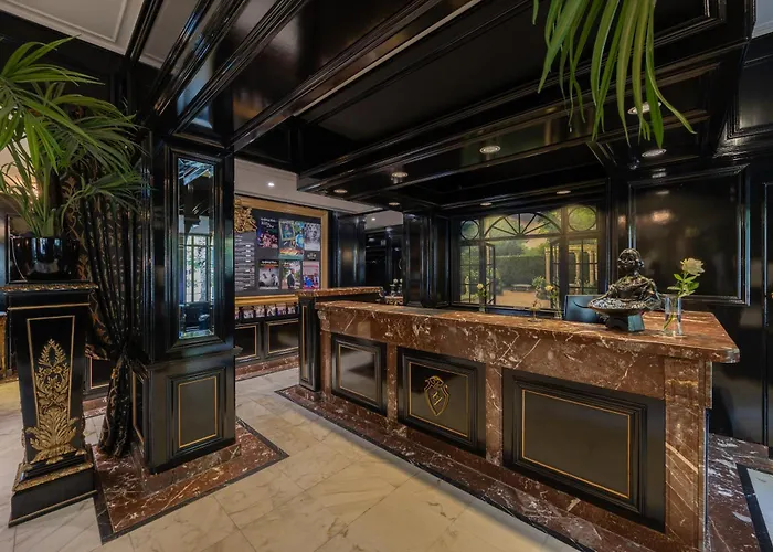 Apollofirst Boutique