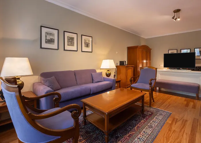 Apollofirst Boutique